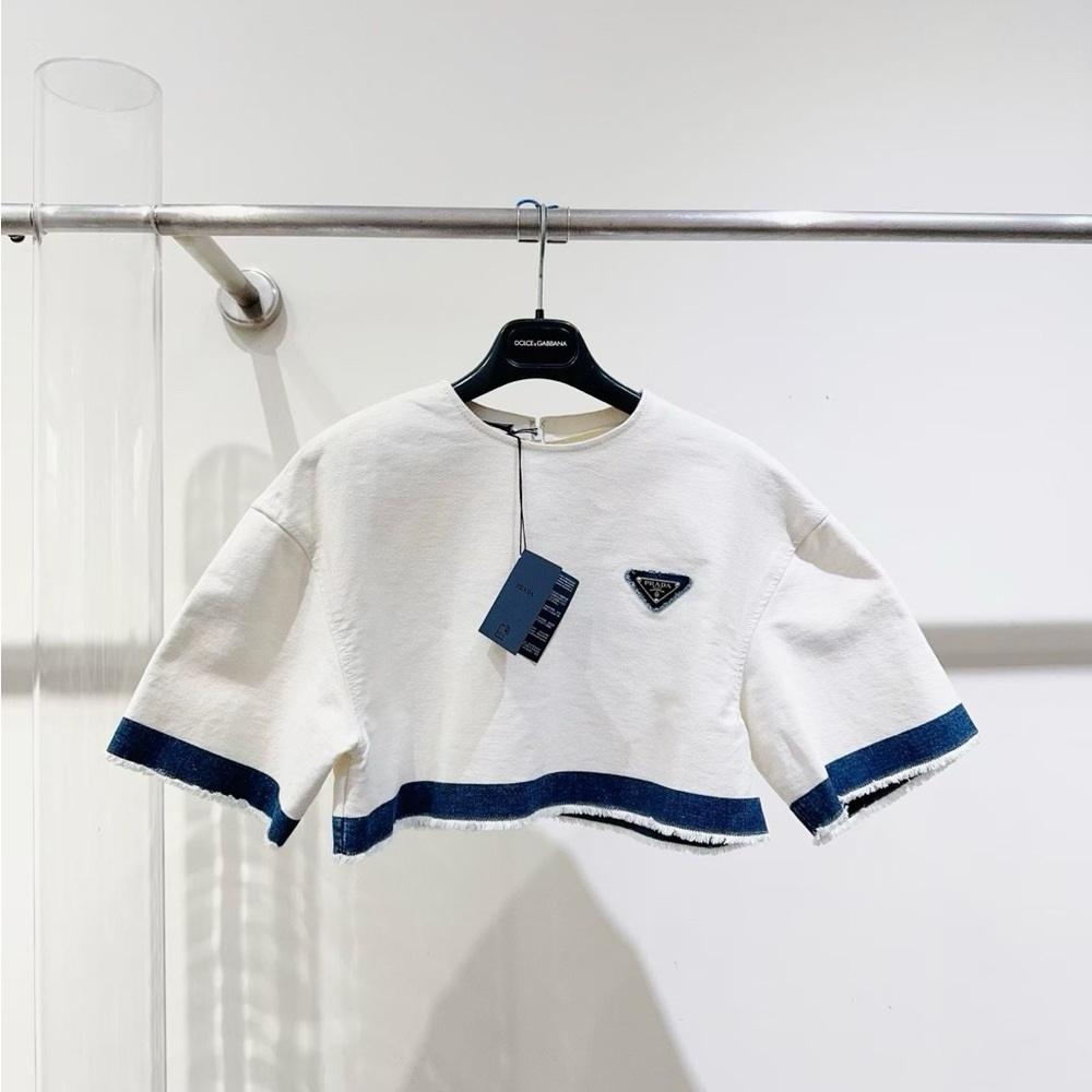 🚩steal authentic Prada White and Blue Short Sleeve Top